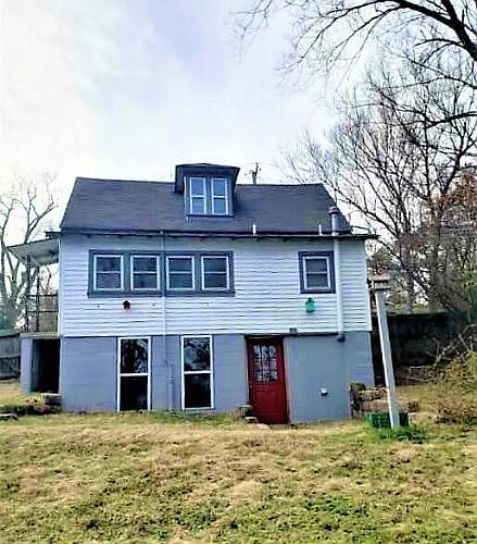 2nd image of 405 N Willow St