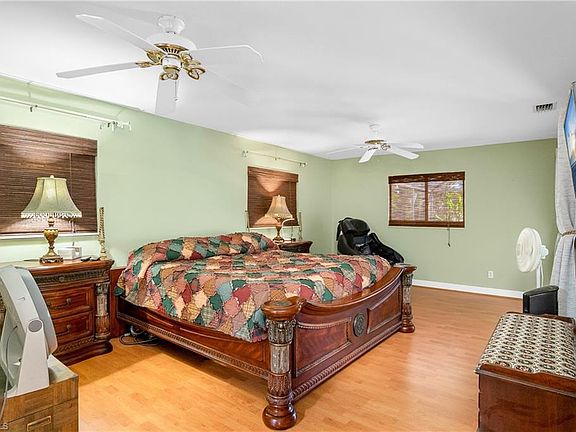 2nd image of 28032 Oak LN
