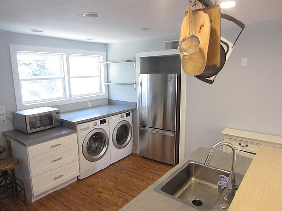 3rd image of 1113 Washington Ct APT 3