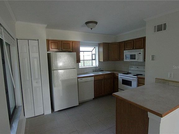 4th image of 4462 Pinebark Ave #4