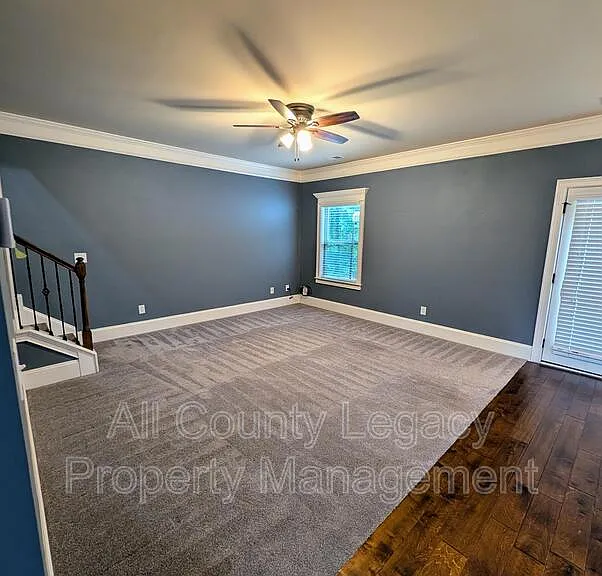 2591 Foxy Dr — Photo 3