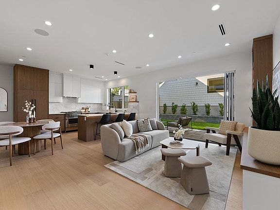 4th image of 6318 Sophia St #2