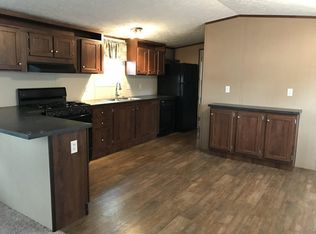 231 Red Oak Dr, Coopersville, MI 49404