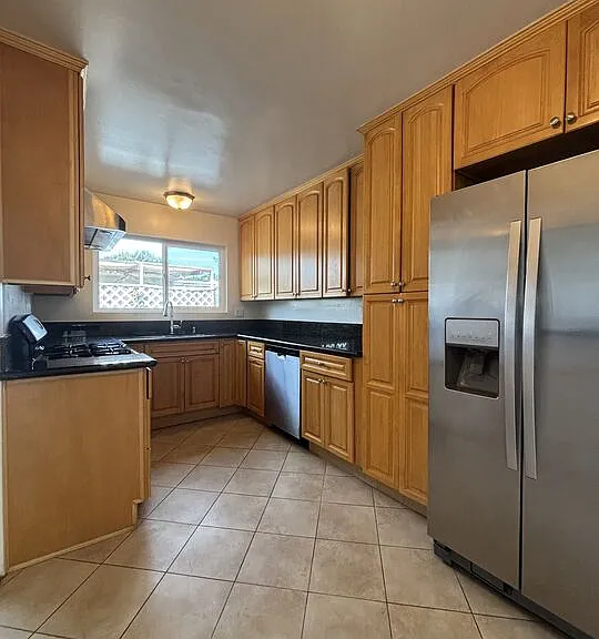 1327 Stanford St #6 — Photo 3