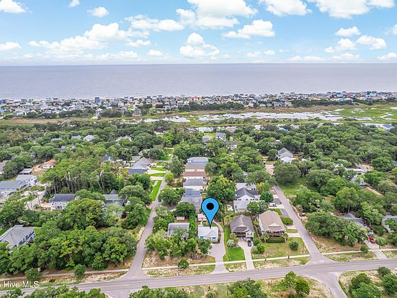 3rd image of 303 W Oak Island Drive