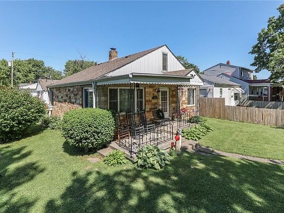 3rd image of 2442 Villa Ave