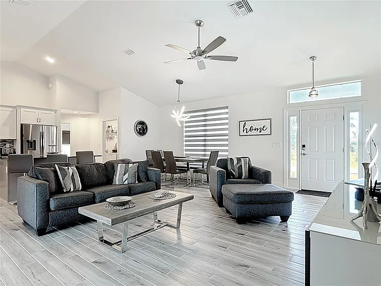 202 Long Meadow Ln — Photo 4