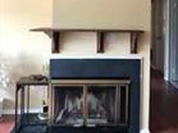 20 Gilpin Ct, Lawrence Township, NJ 08648