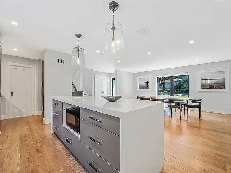 17 Milton Ave — Photo 11