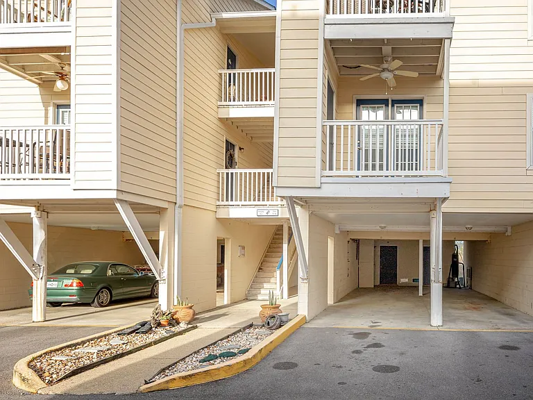 2421 Beachview Dr #G-13 — Photo 2