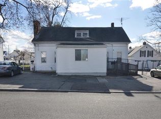 690 Dyer Ave, Cranston, RI 02920