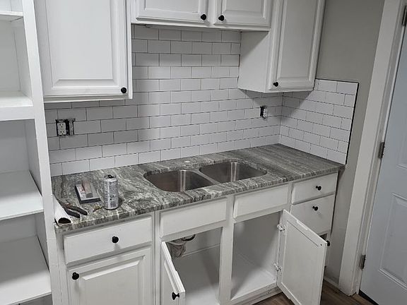 4th image of 1141-1147 Wilson Ave