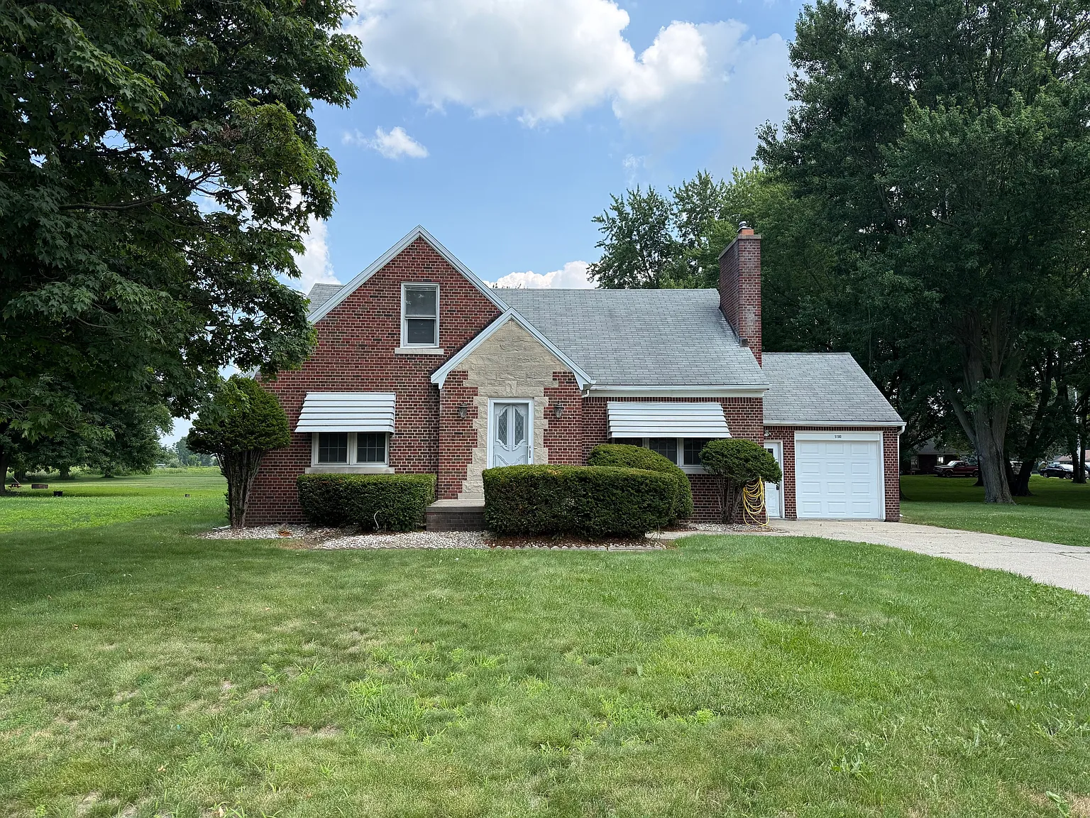 4 bed, 1812 sqft, $2,400 — Photo 1