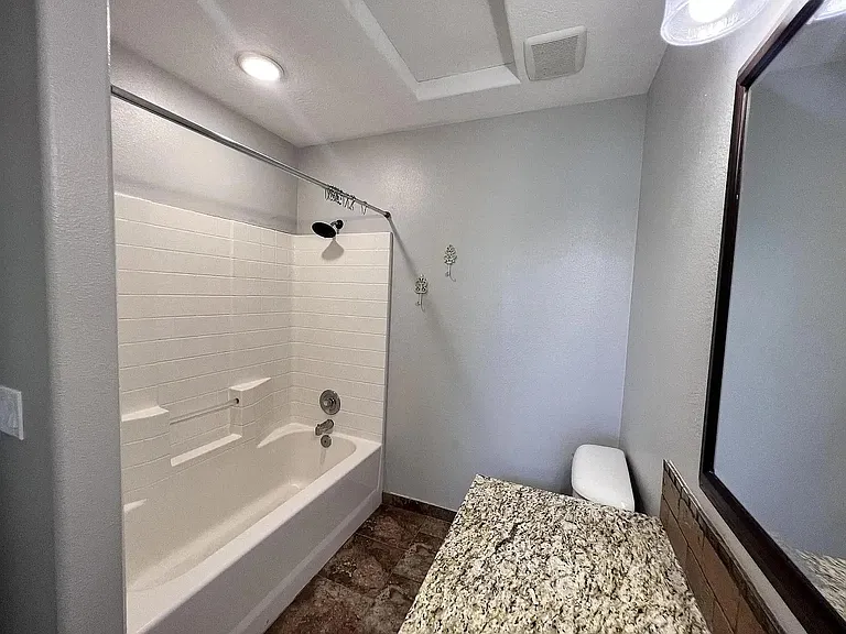 1108 N 1300 W — Photo 17