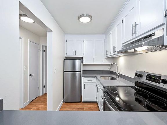 5th image of 3262 California Ave SW #0bf9c4990