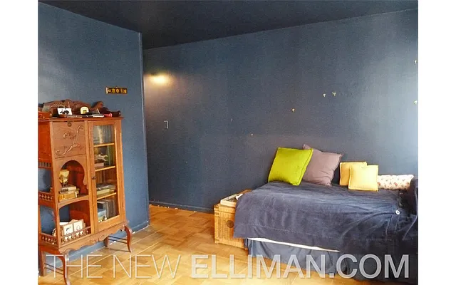 Sold by Douglas Elliman | media 18