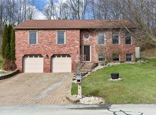 547 Cresthaven Dr, Pittsburgh, PA 15239