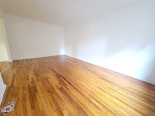 4th image of 67-11 Yellowstone Blvd #8B