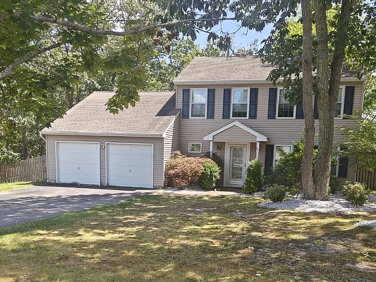 48 Nature Blvd — Photo 2
