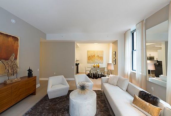 3rd image of 70 Pine St APT 823