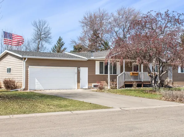 196 Hillcrest Ave, Spicer, MN 56288