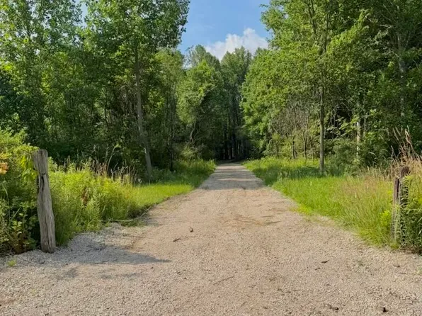 8400 Kruger Rd, Three Oaks, MI 49128