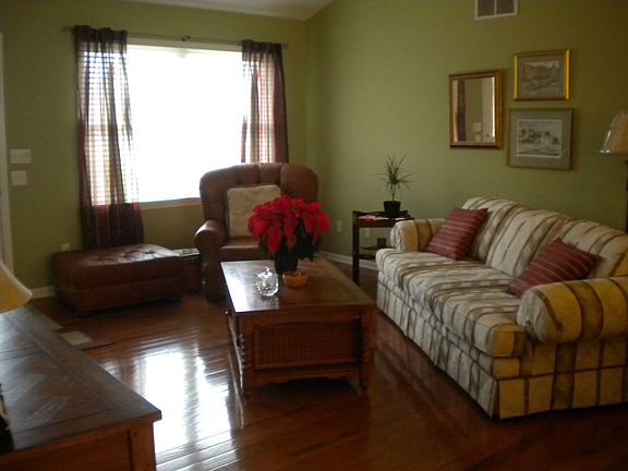 Great Rm w/wood flooring