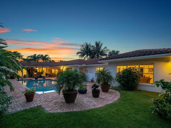 200 Cascade Lane, Palm Beach Shores, FL 33404