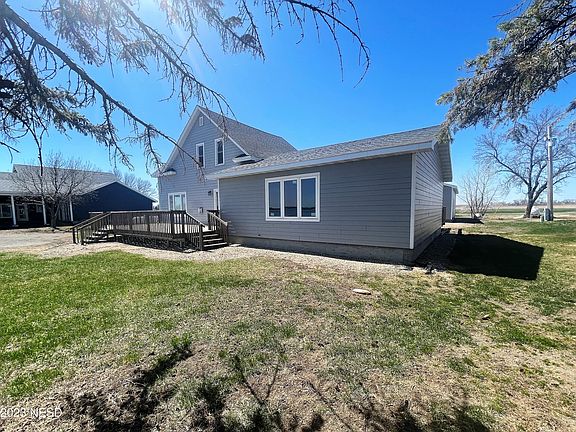 4th image of 146 W Lake Dr