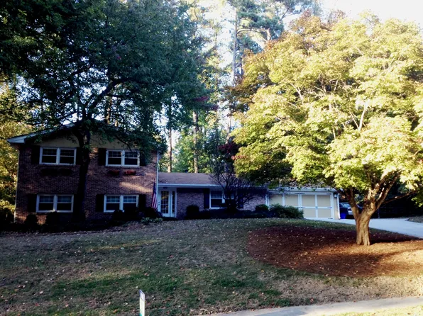 1674 N Springs Dr, Dunwoody, GA 30338