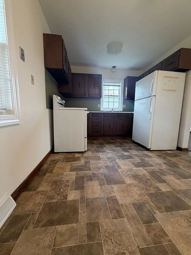 One Bedroom Duplex — Photo 3