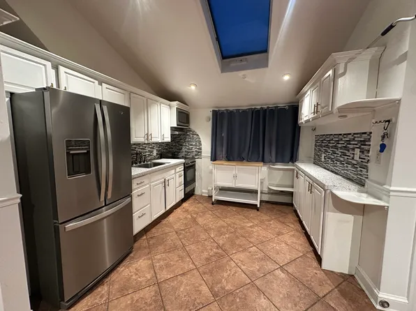 30 Lafayette Ave Floor 2, Westbury, NY 11590