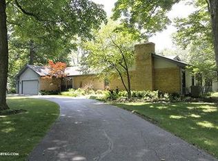 440 Thornmeadow Rd, Riverwoods, IL 60015