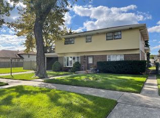 7710 Lawler Ave, Burbank, IL 60459