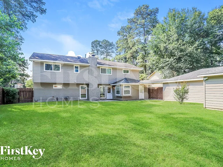 7902 Beaufort Dr — Photo 15