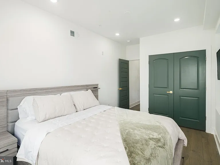 3127 Richmond St #1 — Photo 7
