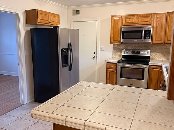 2nd image of 2518 Elm Hill Pike