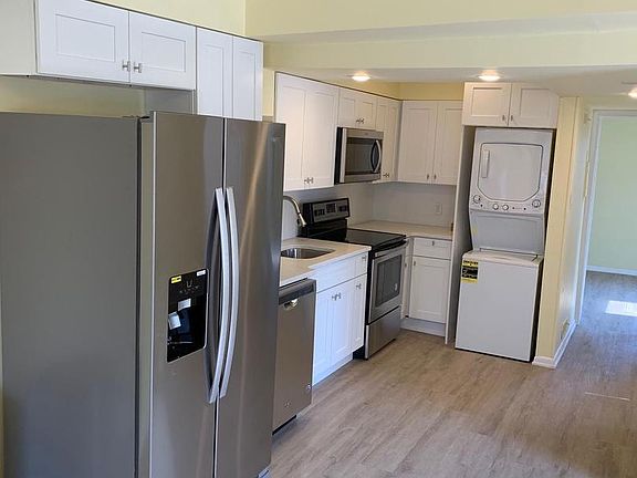 3rd image of 2524 South St Unit 3