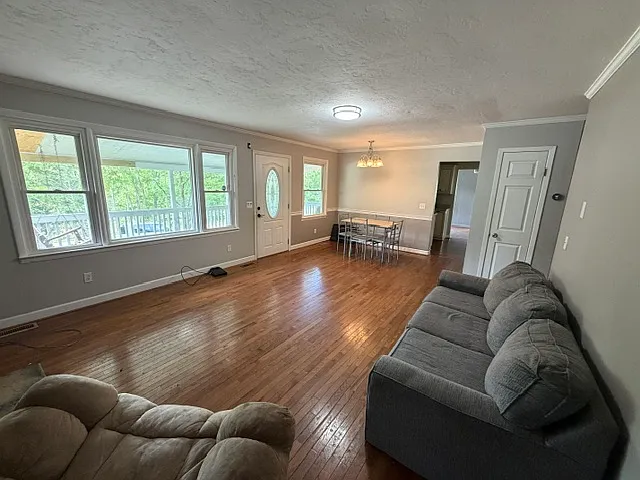 900 Cat Creek Rd — Photo 3