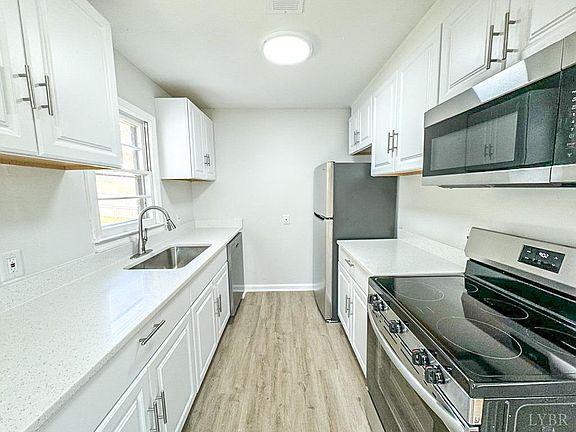 4th image of 114 Barksdale St
