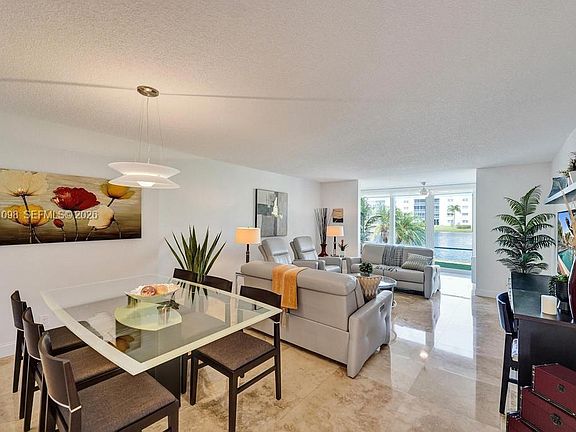 4th image of 1025 SE 3rd Ave APT 108