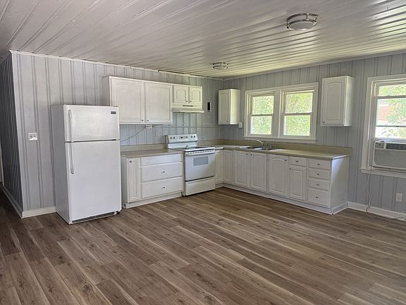 3rd image of 1307 Hemingway St APT B