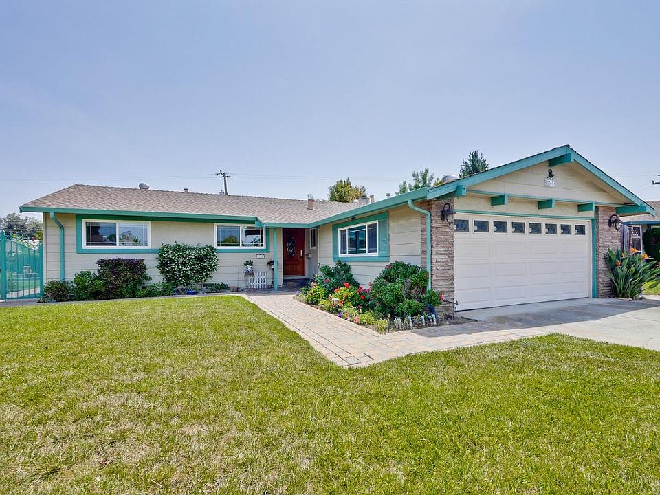 1st image of 1164 Lago Ct