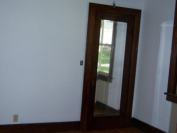 3rd image of 813 N 42nd St