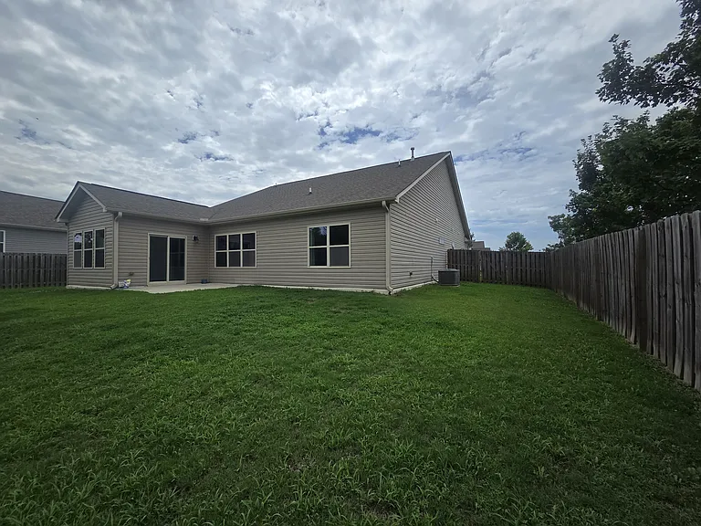 1301 Chimney Ridge Dr — Photo 32