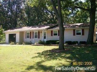 625 Twin Oaks St, Oakland, IL 61943