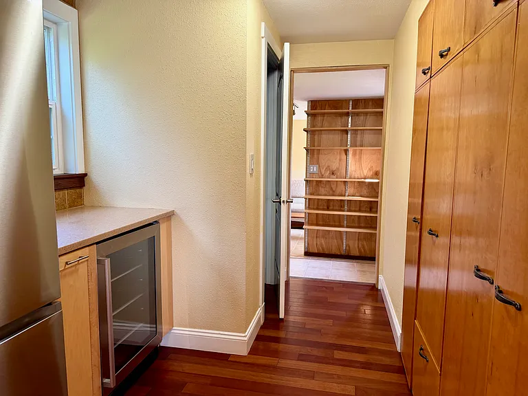 1419 Airport Heights Dr — Photo 4