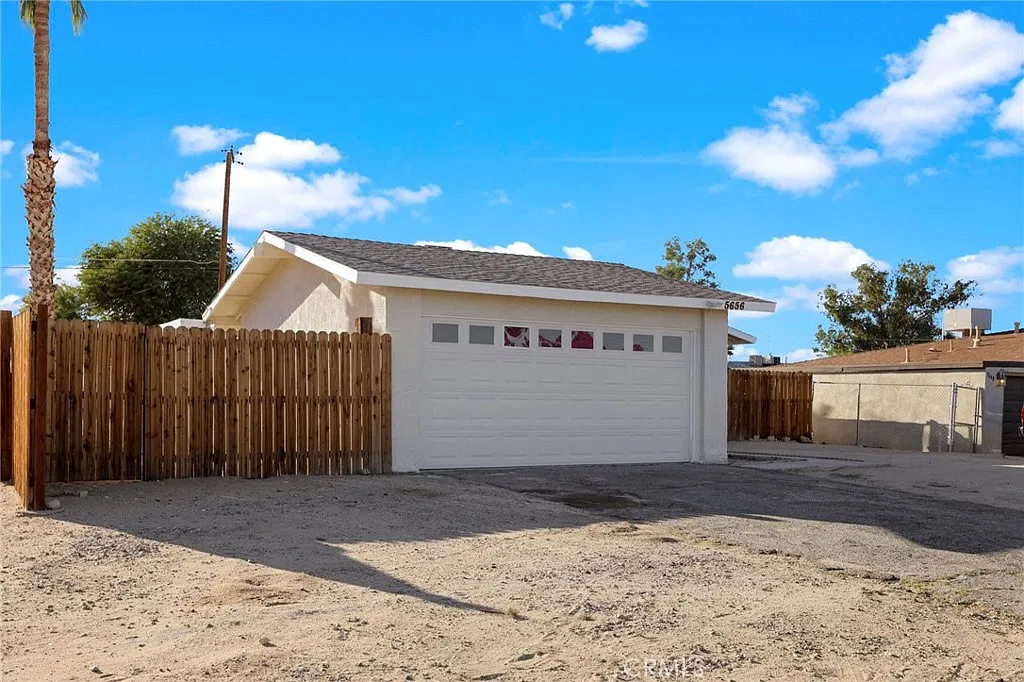 4 bed, 1225 sqft, $2,250 — Photo 3