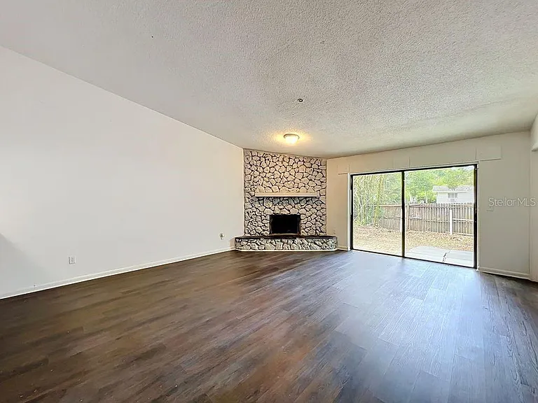 5214 2nd St — Photo 34