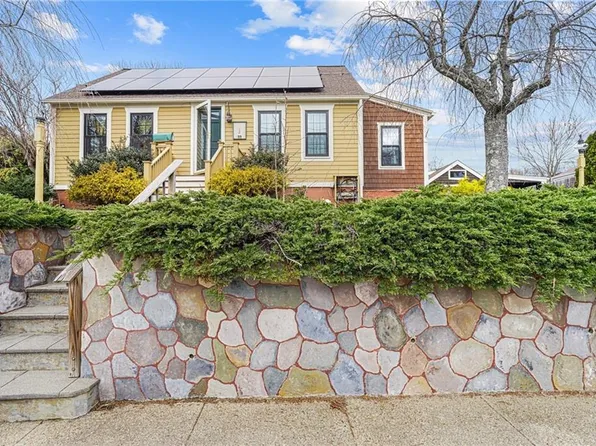 99 Curson St, West Warwick, RI 02893